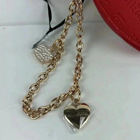 Juicy Couture Heart Shaped Red Zip Around Gold Chain  Wristlet Wallet Embossed - Picture 3 of 7